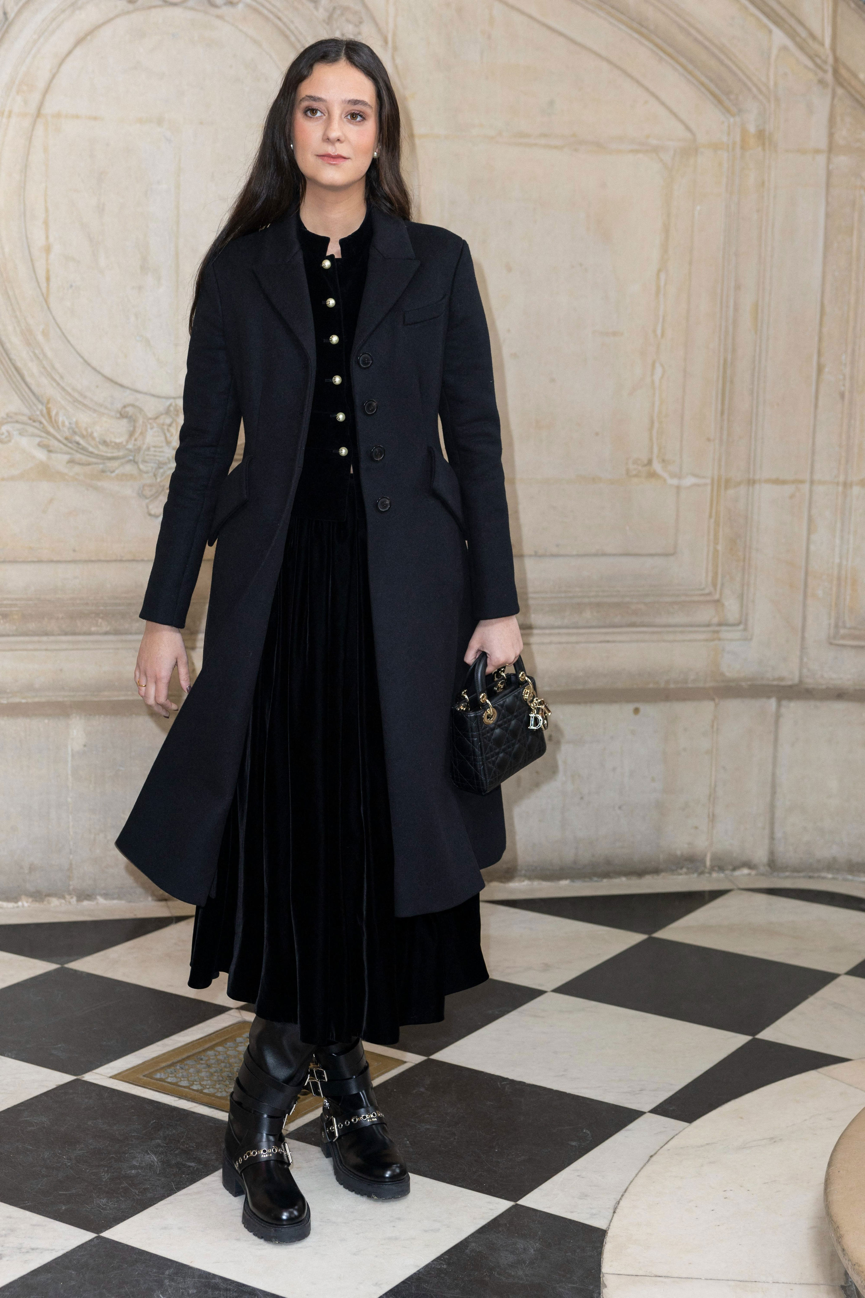 Victoria Federica Y La Falda De Terciopelo Morticia Que Combina Con