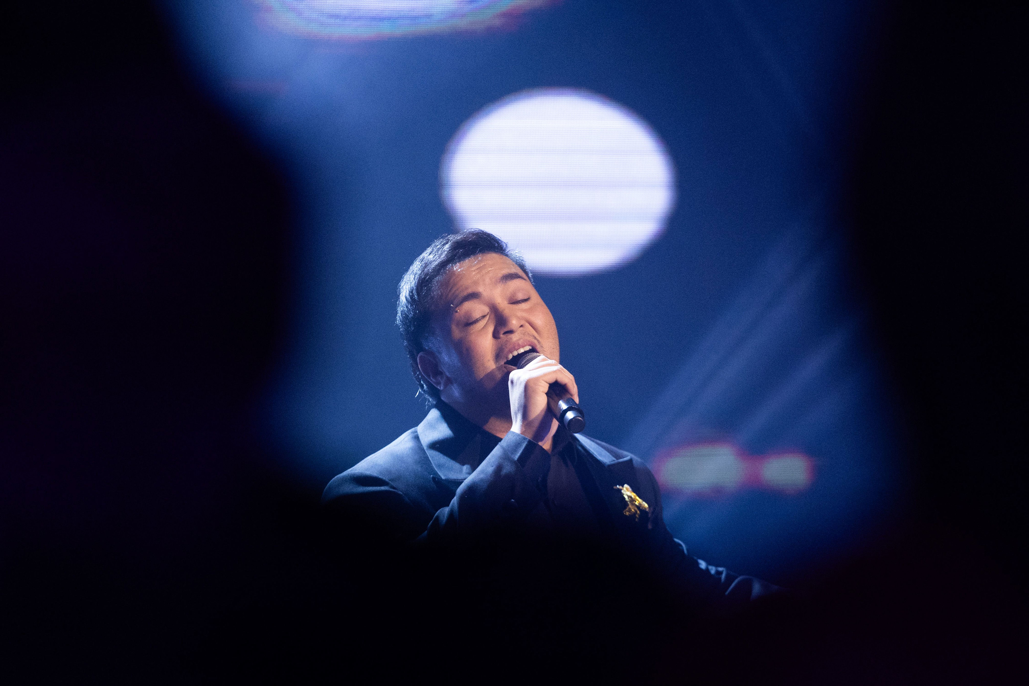 The Voice champ Sofronio Vasquez performs in Malacañang during courtesy call