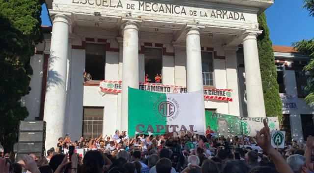 Sede da antiga Escola de Mecânica da Armada, local de torturas e desaparecimentos em Buenos Aires, tornado, nos anos 2000, centro cultural e de memória sobre a ditadura argentina