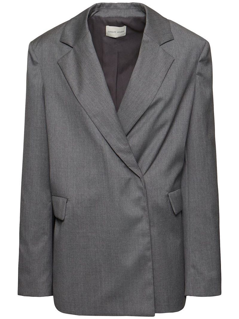 J'ai demandé à ChatGPT de créer 7 looks calqués sur les tendances de 2025 : voici le résultat