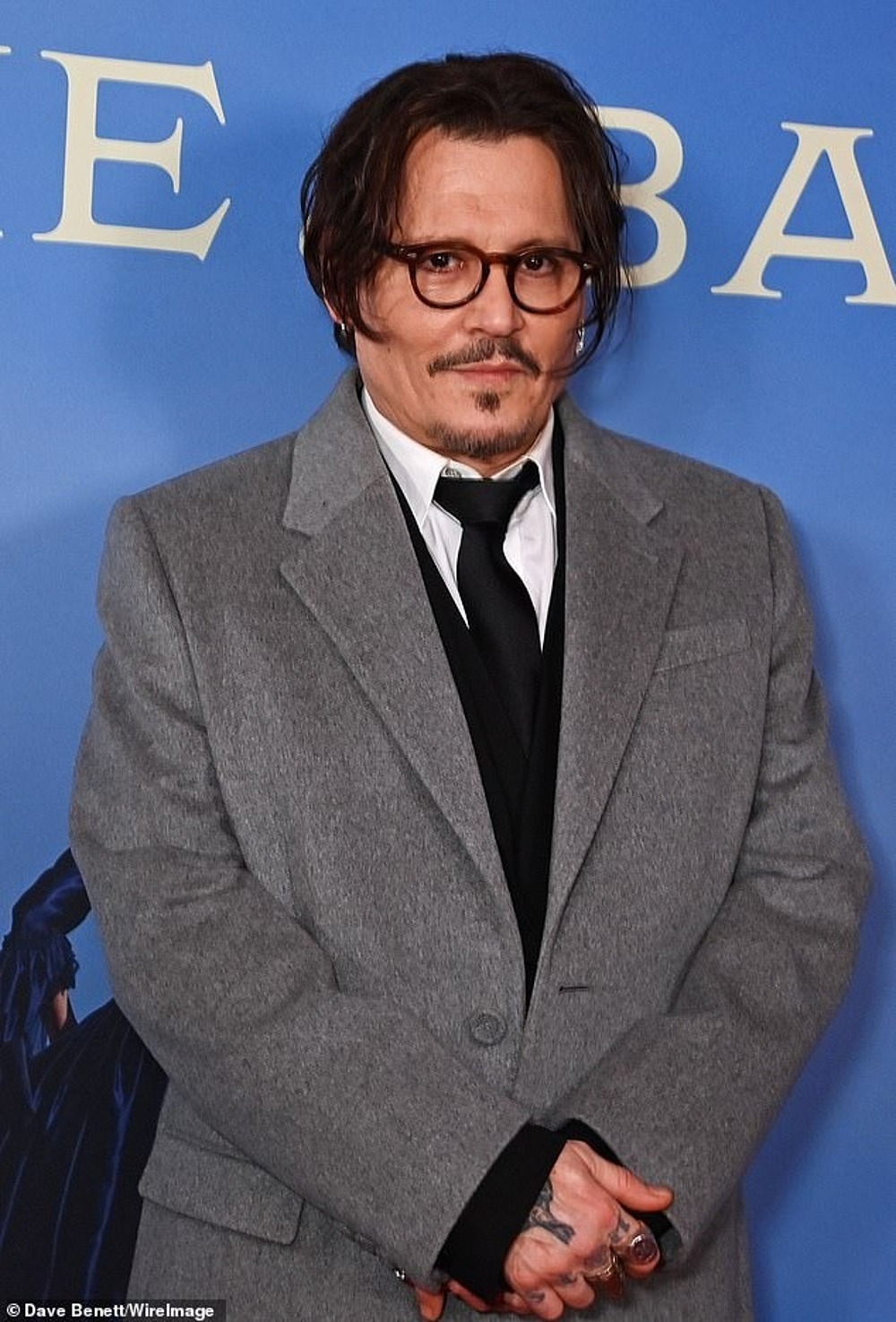 Johnny Depp: Có kẻ mạo danh tôi lừa tiền fan