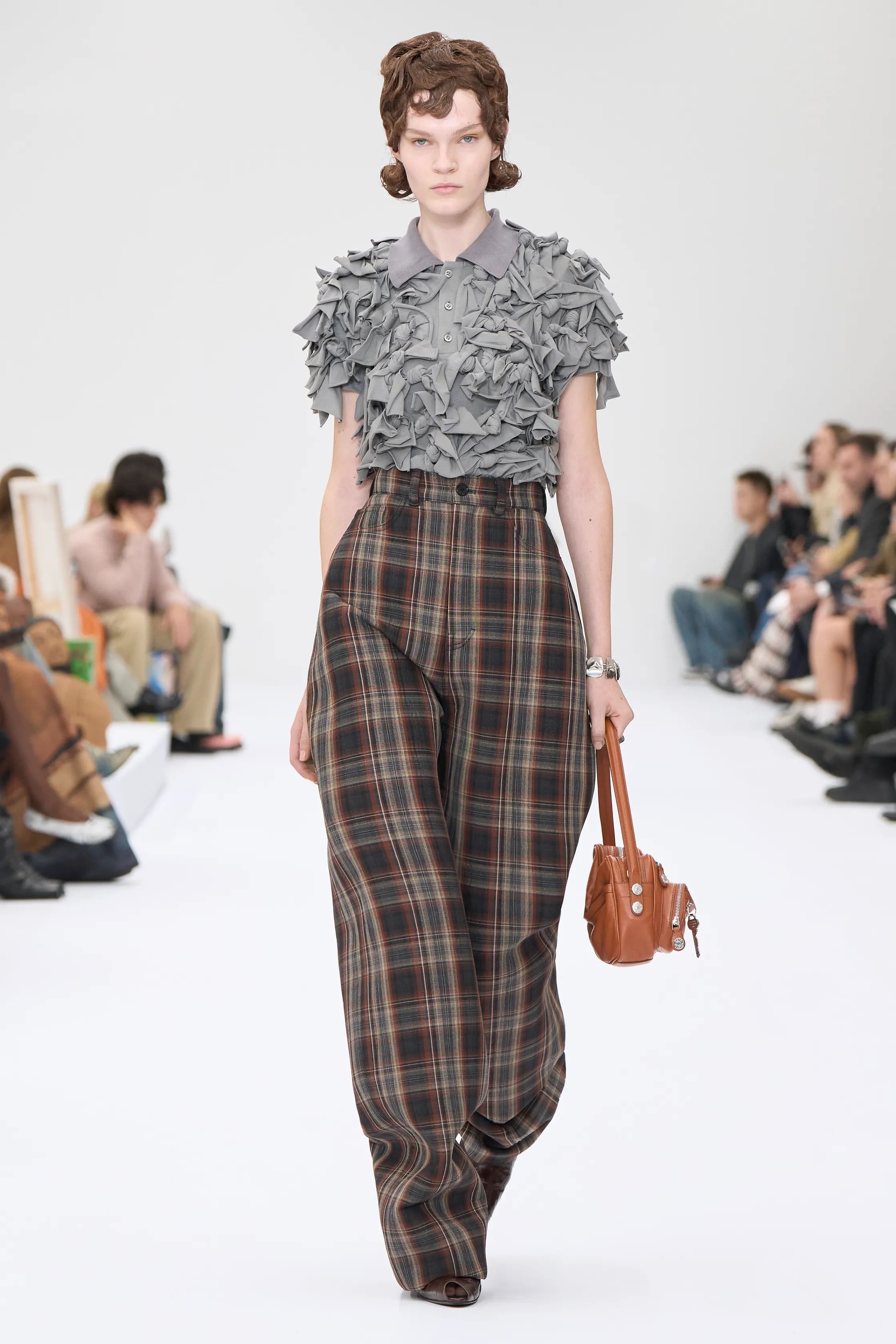 J'ai demandé à ChatGPT de créer 7 looks calqués sur les tendances de 2025 : voici le résultat