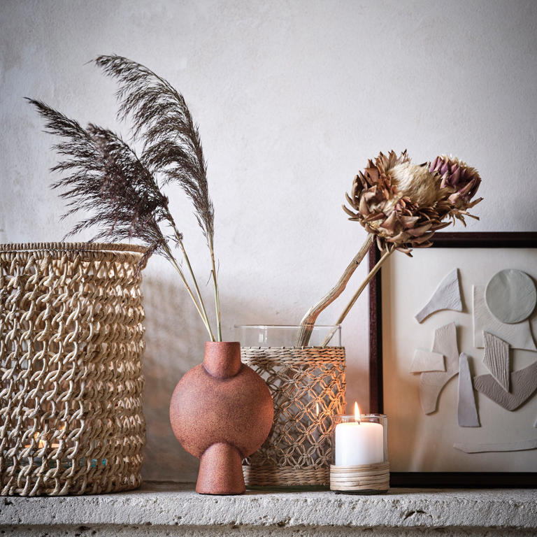 The 5 home fragrances experts say are going out of fashion in 2025 ...