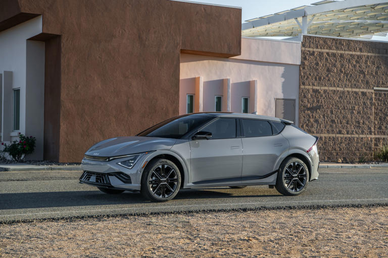 5 Best EV Lease Deals of 2025: Kia, Tesla, BMW, and Hyundai Under $500
