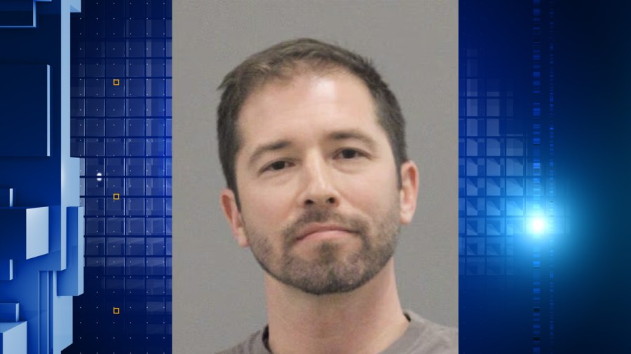 Police: Intoxicated Winnebago Co. Board member falls asleep at Taco Bell drive-thru