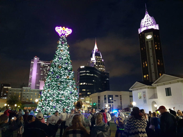 mardi gras tree lighting mobile