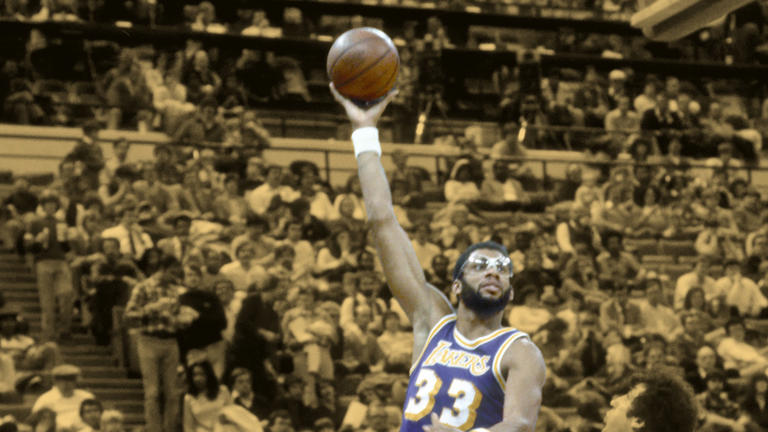 kareem-abdul-jabbar-believes-he-could-dominate-today-s-nba-with-his