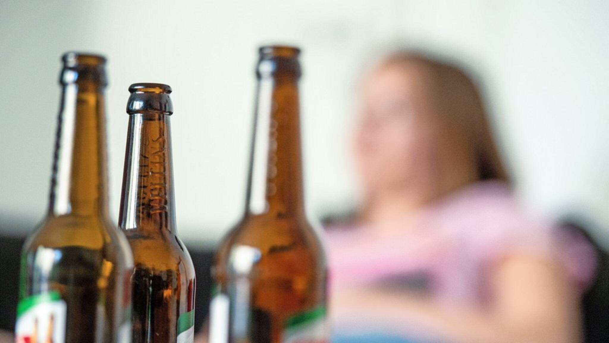Alkoholsucht in Deutschland: Zahlen laut Krankenkasse Barmer leicht ...