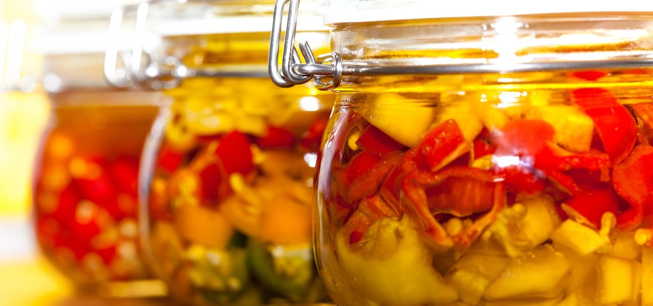 Peperoni einlegen: Grundrezept und leckere Variationen