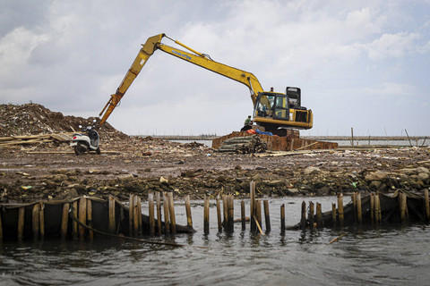 Pagar Laut Bekasi yang Disegel Ternyata Proyek Kerja Sama Pemprov Jawa Barat