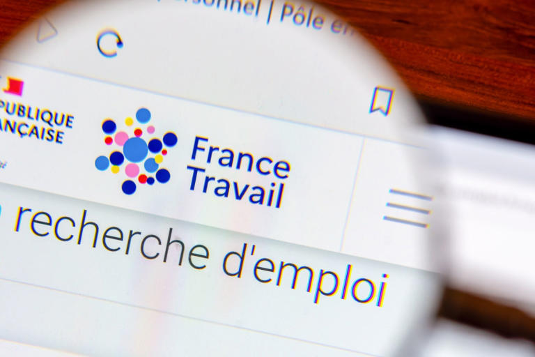 SMIC voici les nouveaux montants dévoilés pour 2025 (brut, net, mensuel, horaire...)