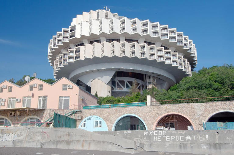 The Brutalists: 15 Examples Of Architecture Style Celebrated In Film Favored For Oscar
