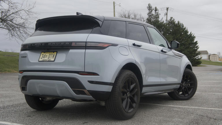 2025 Range Rover Evoque Review: Smooth, Stylish And Thirsty