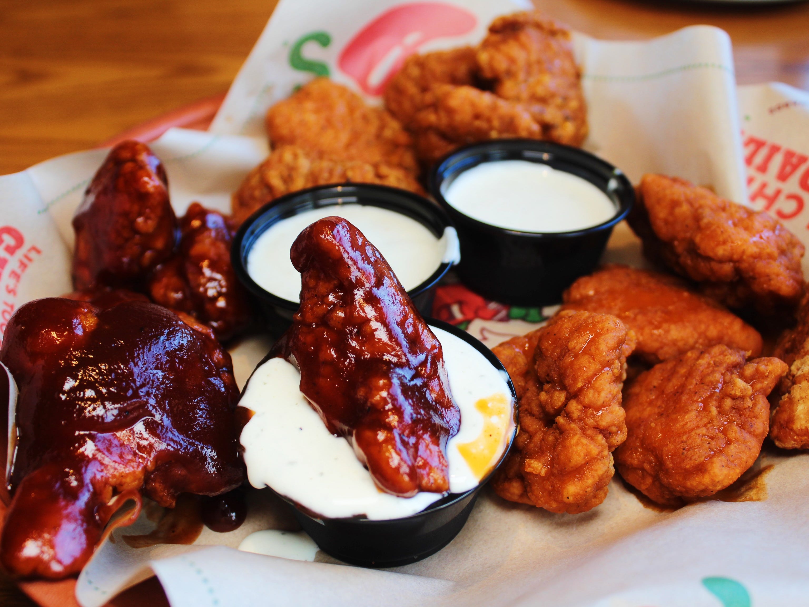 I tried boneless wings from 5 chain restaurants and ranked them from ...