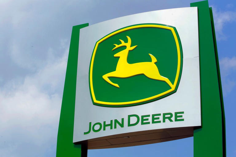 Illinois AG files lawsuit against John Deere for only allowing