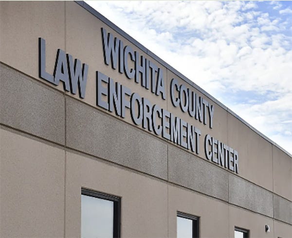 Aramark worker accused of letting jail inmates vape