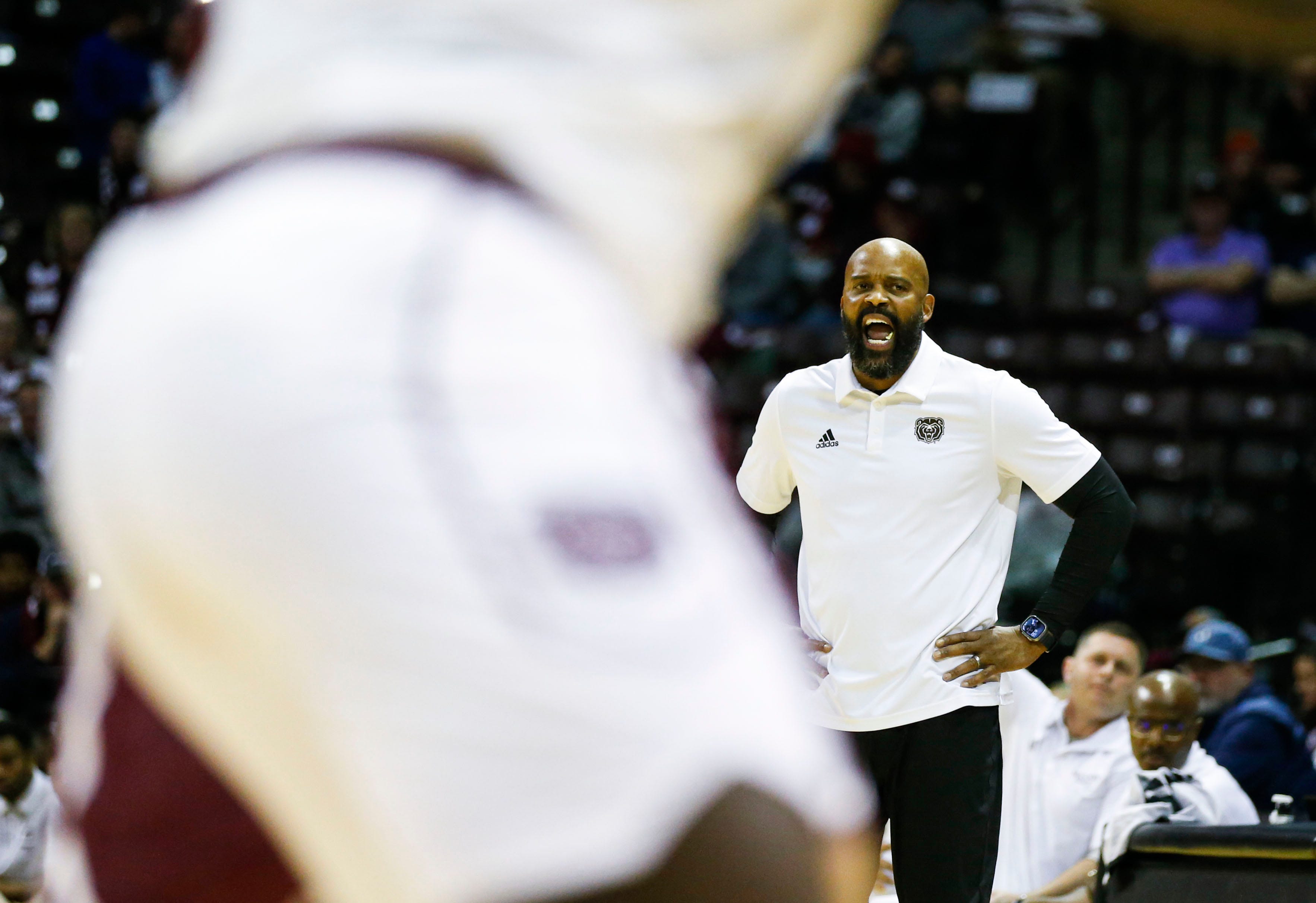 two-players-leave-missouri-state-basketball-roster-coach-cuonzo-martin