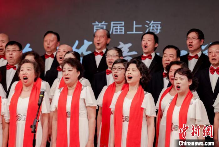 �׽��Ϻ�����ɫ�껪�����ֹ���չ�ݣ������ֵ���������Ⱥ�Ľ�ɫ�껪