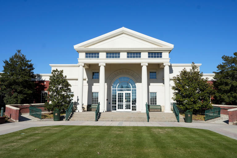What Collierville aldermen, school board races are on ballot in 2026?