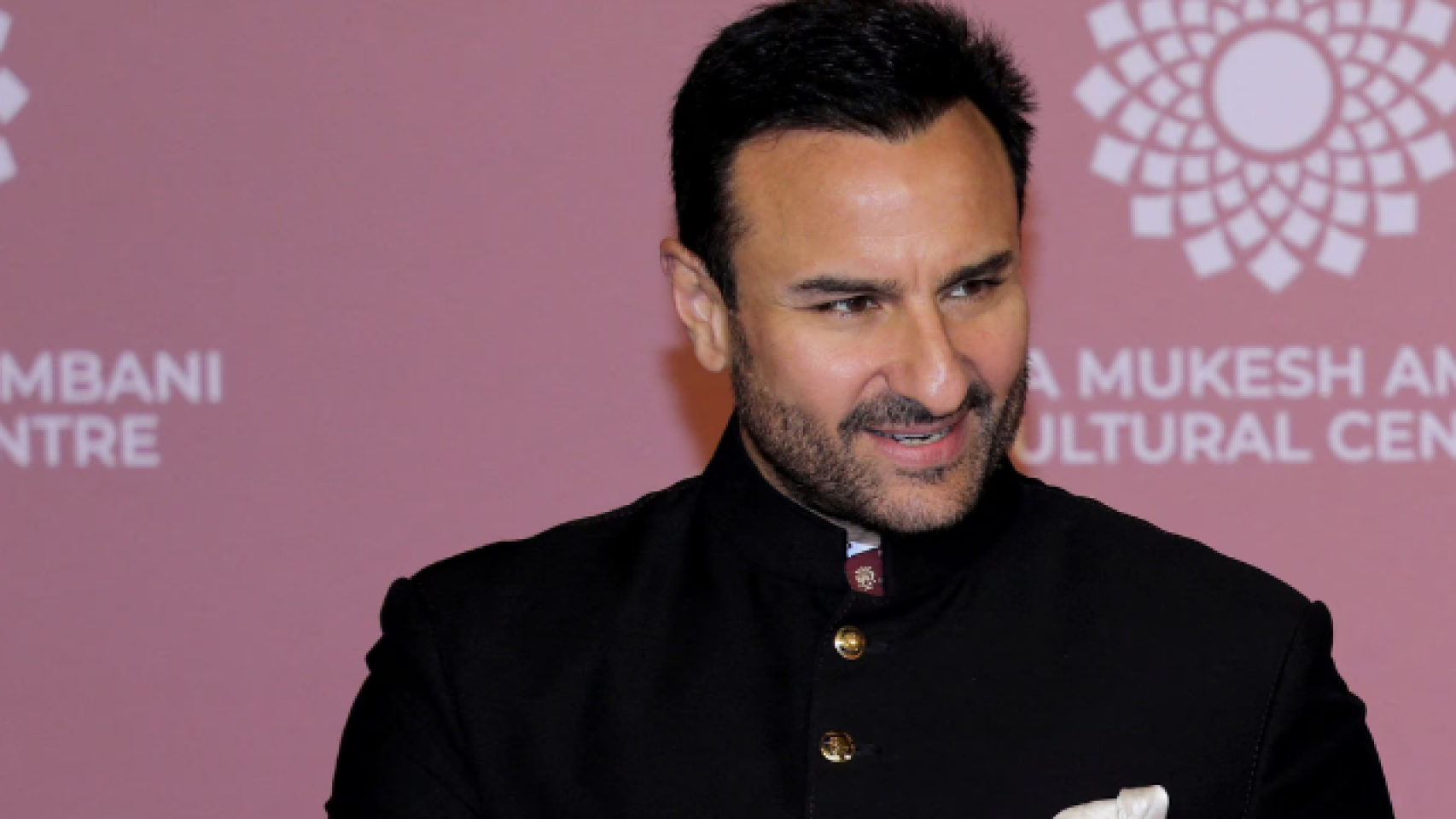 El actor Saif Ali Khan, estrella de Bollywood, apuñalado varias veces ...