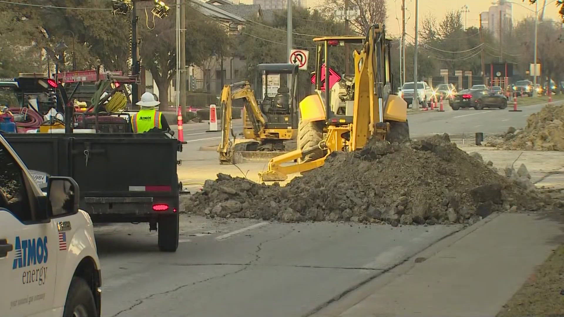 Atmos Energy crews continue to work to repair gas leak in North Dallas