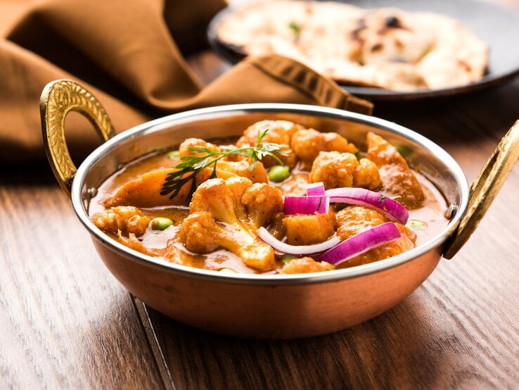 Aloo Gobi: Curry mit Kartoffeln, Blumenkohl &amp; Erbsen