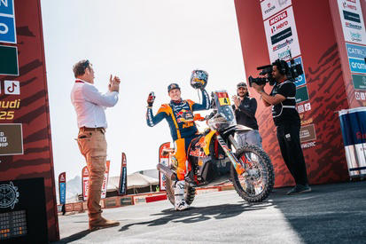 ¡Al Rajhi hace historia al ganar el Dakar en su país y Al Attiyah está de récord!