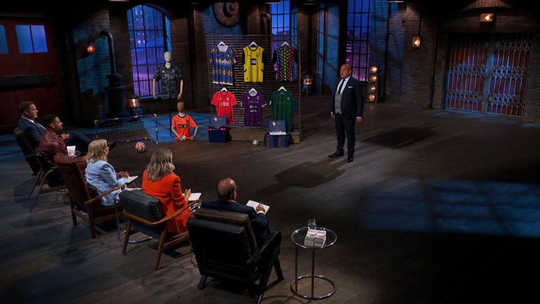 Alex Street pitches to the moguls