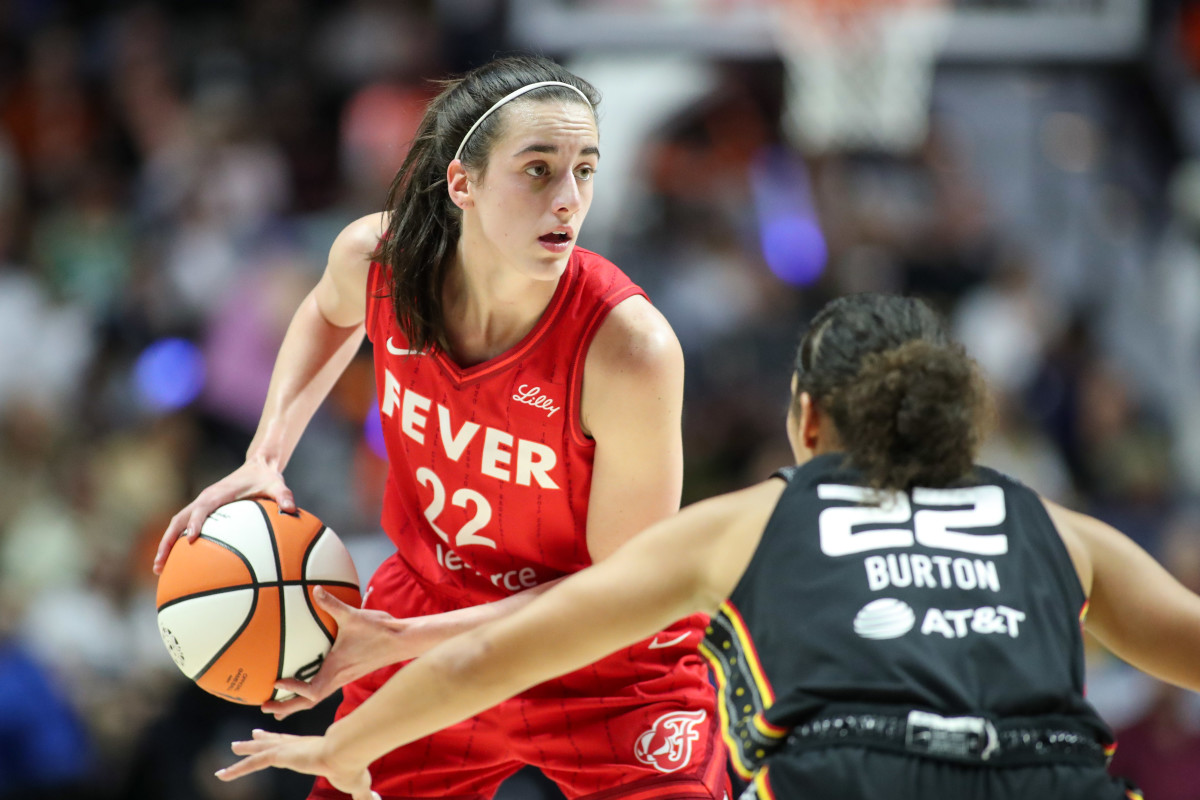 Indiana Fever guard Caitlin Clark (22). Paul Rutherford-Imagn Images