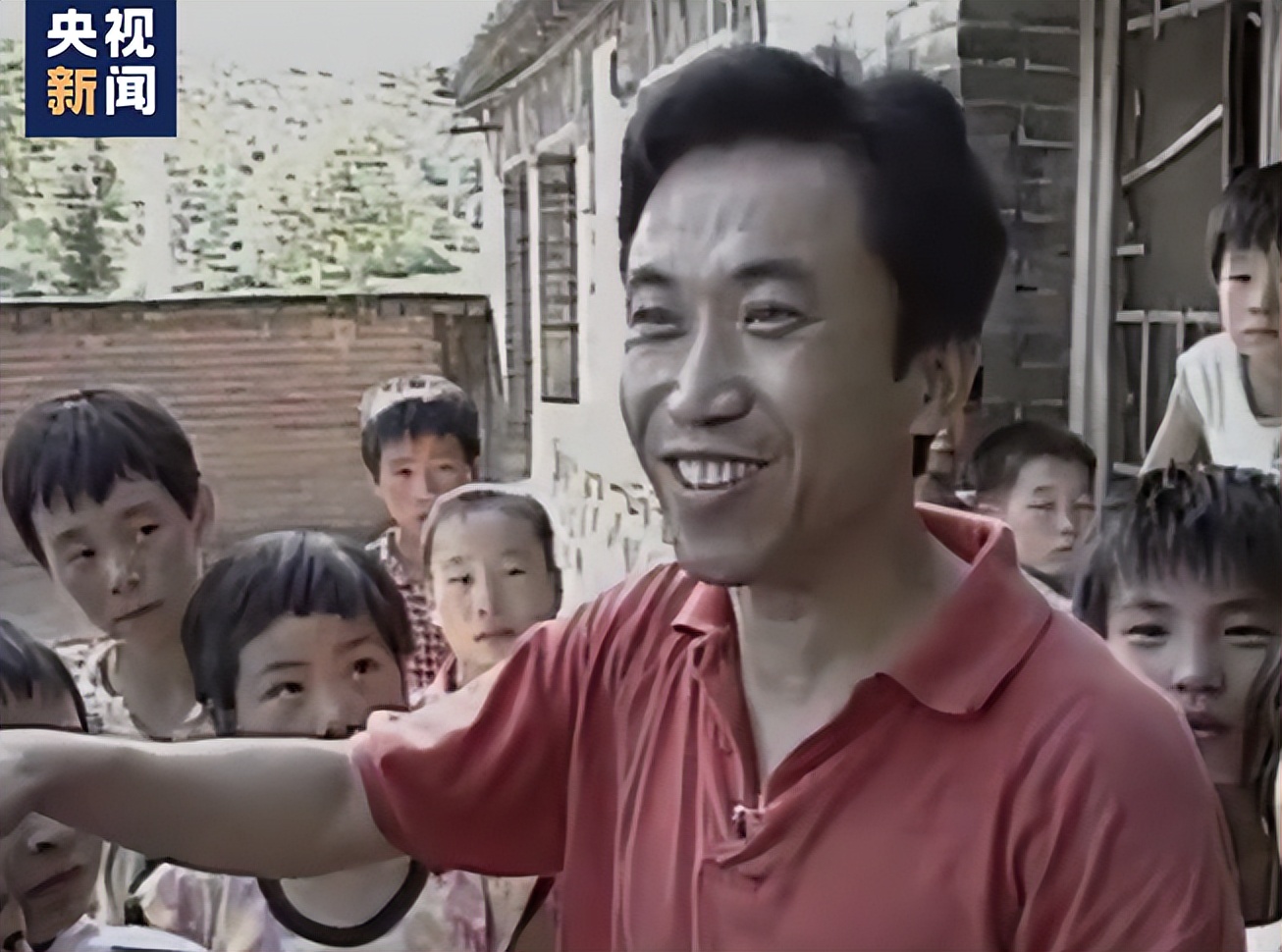 33年前，那个感动亿万人的“大眼睛”女孩，她如今怎样了？