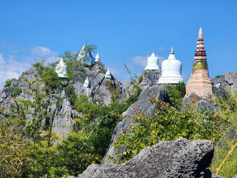 เที่ยว “ลำปาง” รับลมหนาว ทะเลหมอก ออนเซ็นสุดฟิน เจดีย์ลอยฟ้า ดีต่อใจ