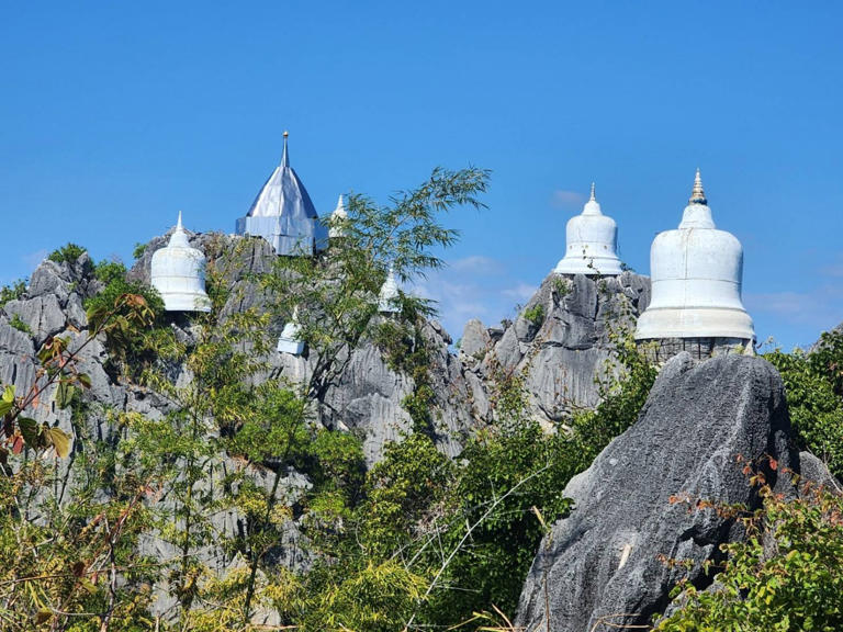 เที่ยว “ลำปาง” รับลมหนาว ทะเลหมอก ออนเซ็นสุดฟิน เจดีย์ลอยฟ้า ดีต่อใจ