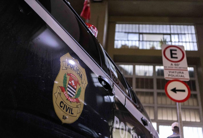 Viatura da Polícia Civel em frente ao DHPP - Departamento Estadual de Homicídios e de Proteção à Pessoa - Polícia Civil de São Paulo. Foto: Daniel Teixeira/Estadão