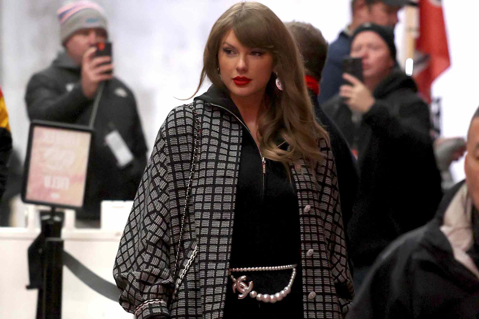 Taylor Swift Goes High Fashion in 16,500 Chanel Runway Look to Cheer