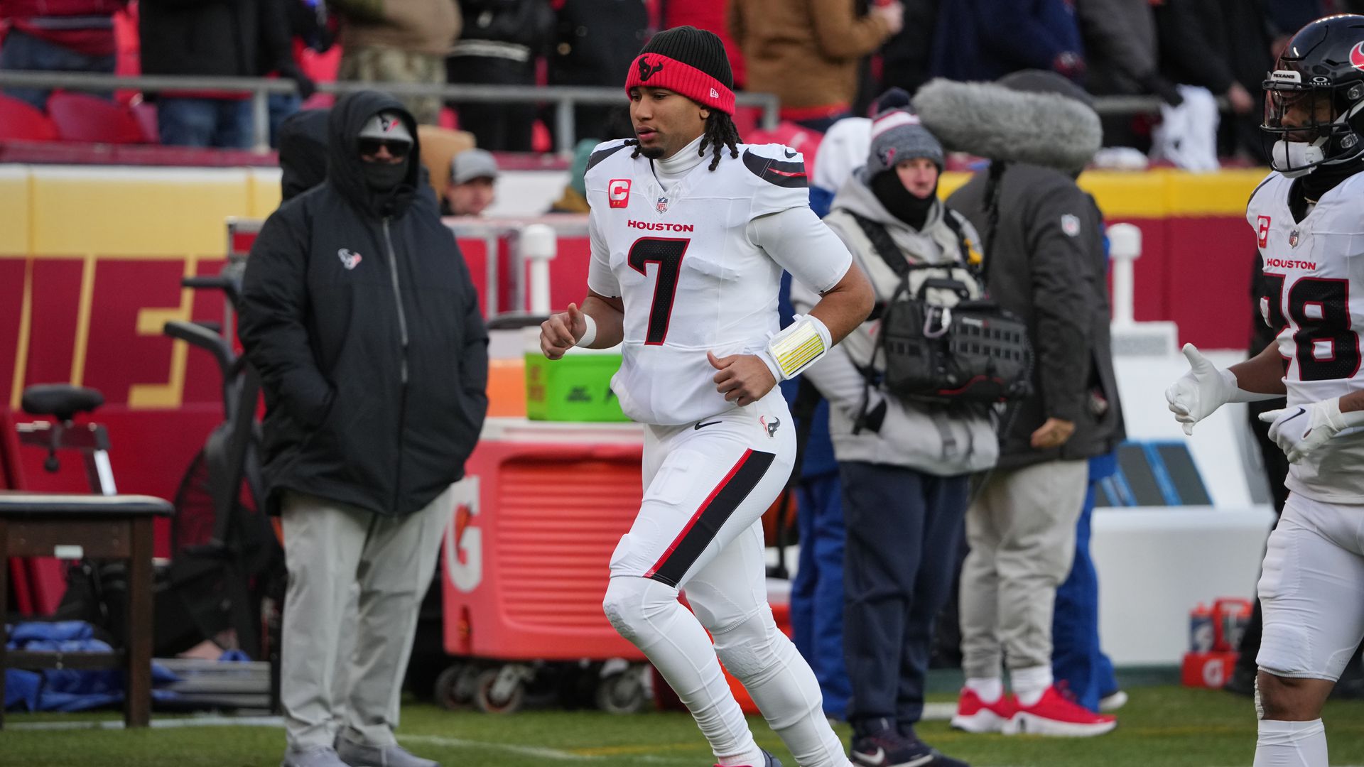 C.J. Stroud injury update: Texans QB appears to suffer leg injury against  Chiefs