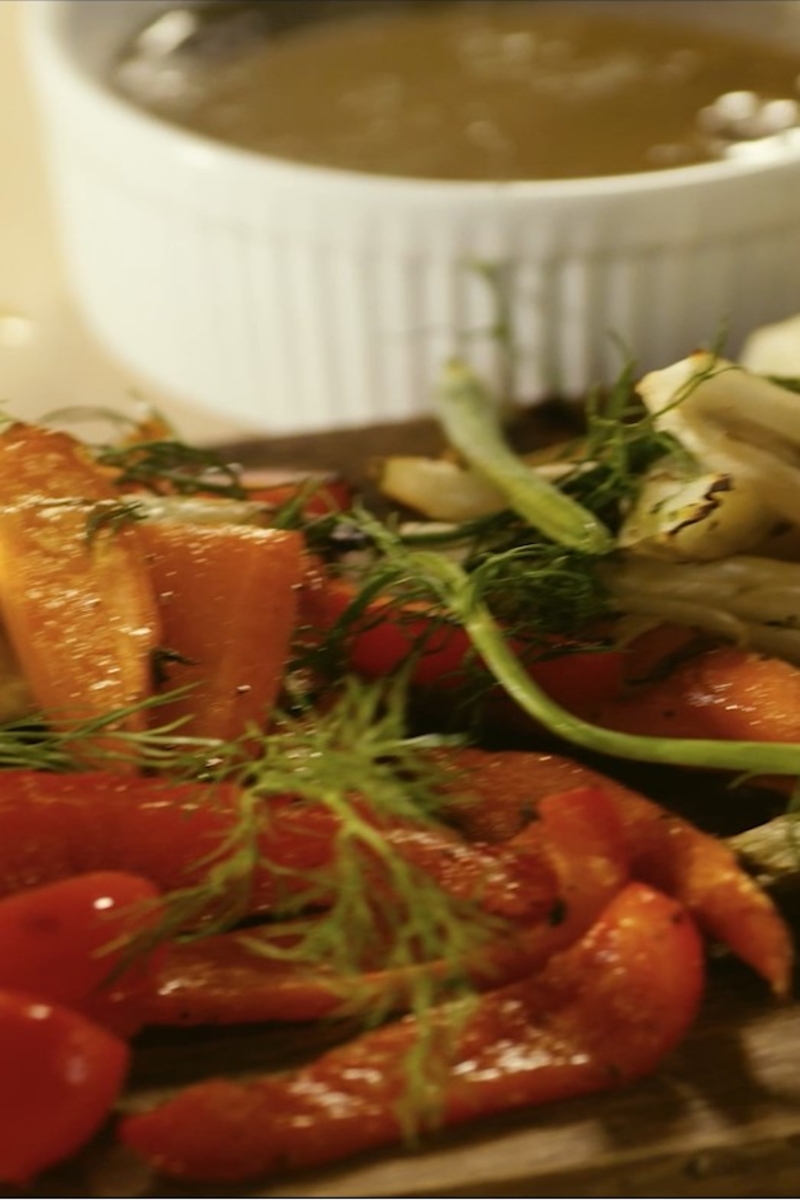 Perfekt gebratenes Gemüse mit Olivenöl und Thymian