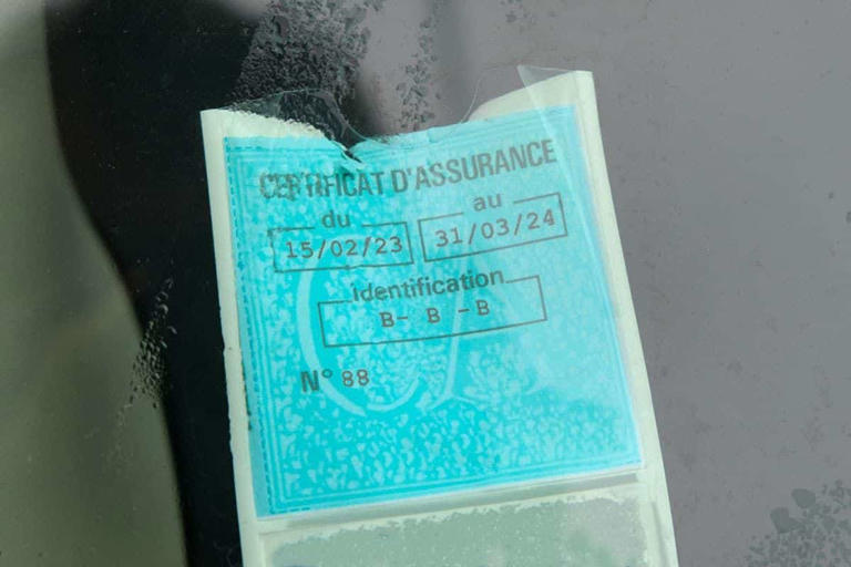 Fin de la vignette verte : ne vous faites pas piéger, voici le papier obligatoire pour votre voiture