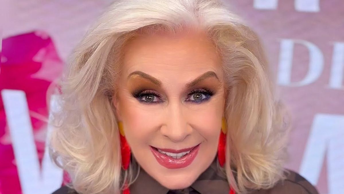 Laura Zapata Shows Off Her Son and Everyone's Calling Her MOTHER-IN-LAW