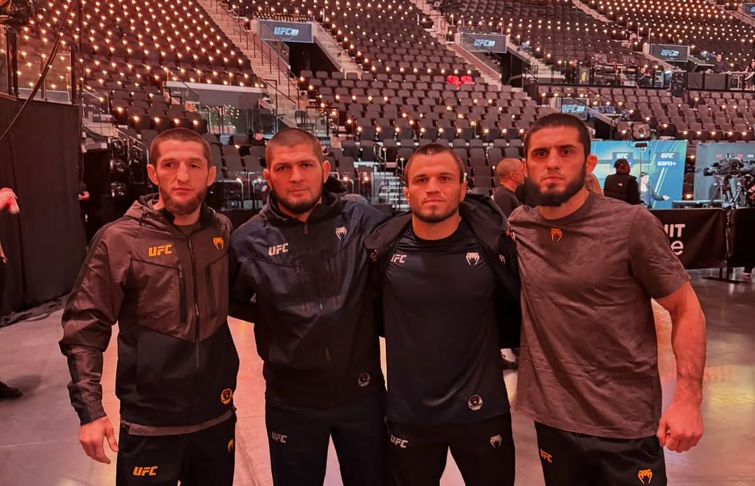 Warisi Disiplin Ayah, Khabib Larang Murid Latihan Setengah-Setengah