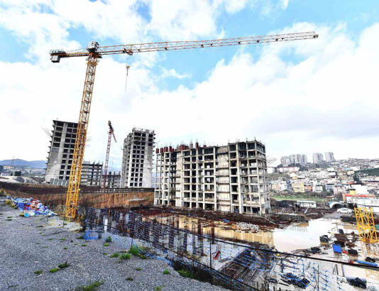 İZMİR BÜYÜKŞEHİR BELEDİYESİ YÜZDE YÜZ UZLAŞMA VE YERİNDE DÖNÜŞÜM İLKELERİ DOĞRULTUSUNDA 6 BÖLGEDE TOPLAM 248 HEKTAR ALANDA SÜRDÜRDÜĞÜ KENTSEL DÖNÜŞÜM ÇALIŞMALARINA HIZ KAZANDIRDI.