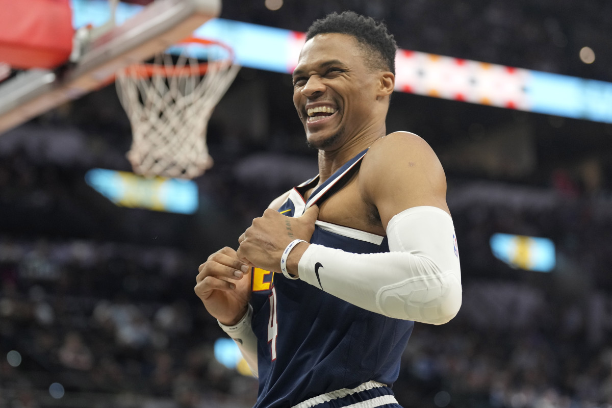 russell westbrook low top shoes