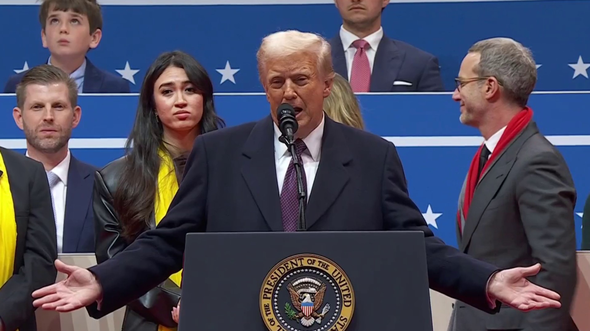 Trump delivers remarks during inauguration parade(01)