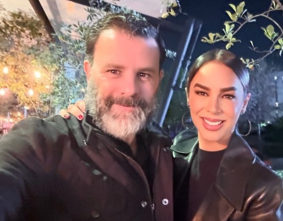 Eduardo Capetillo stuns with gray beard alongside Biby Gaytán