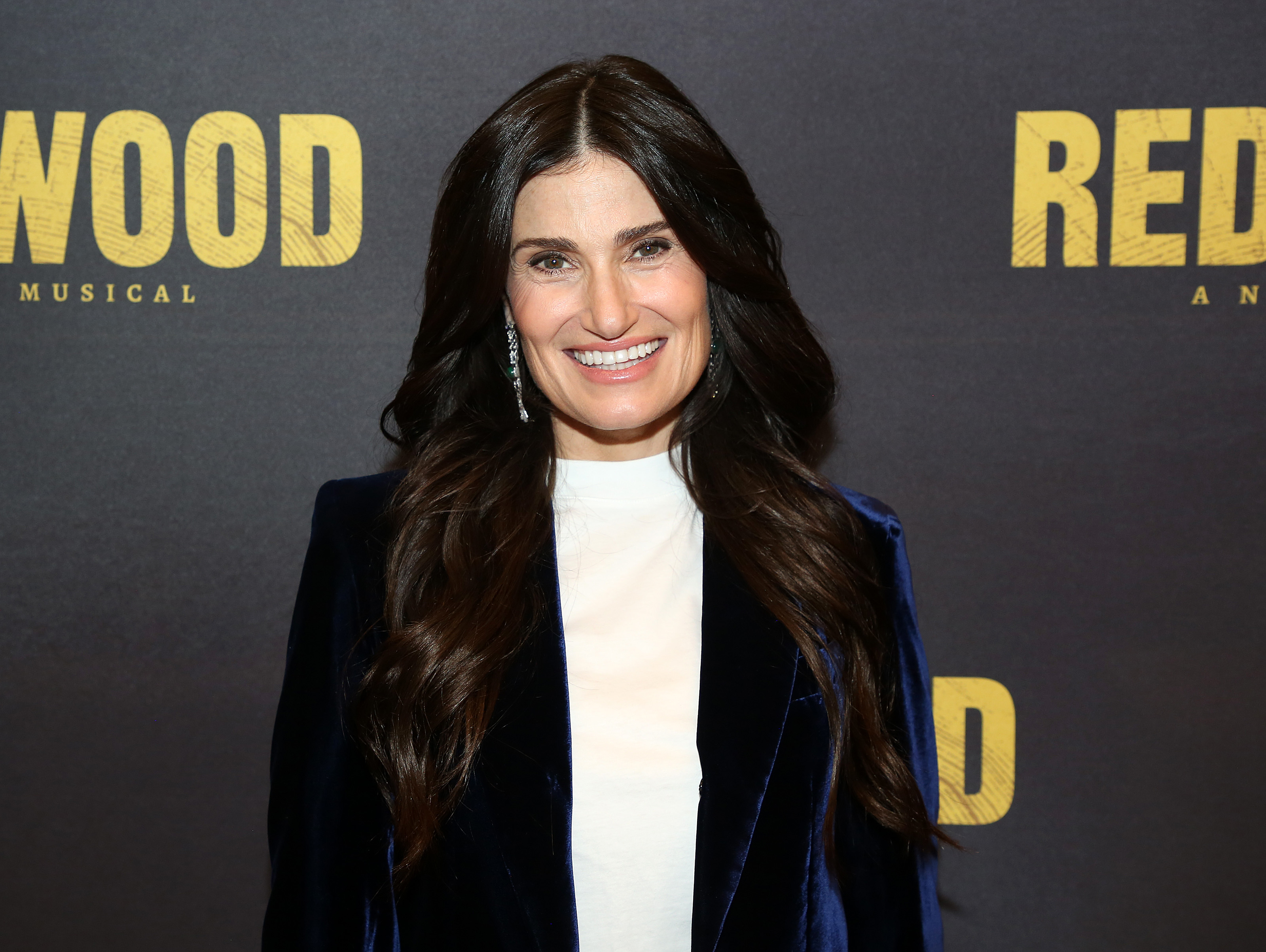 Idina Menzel Makes Rare Comment About 15-Year-Old Son, image size:3200x2408