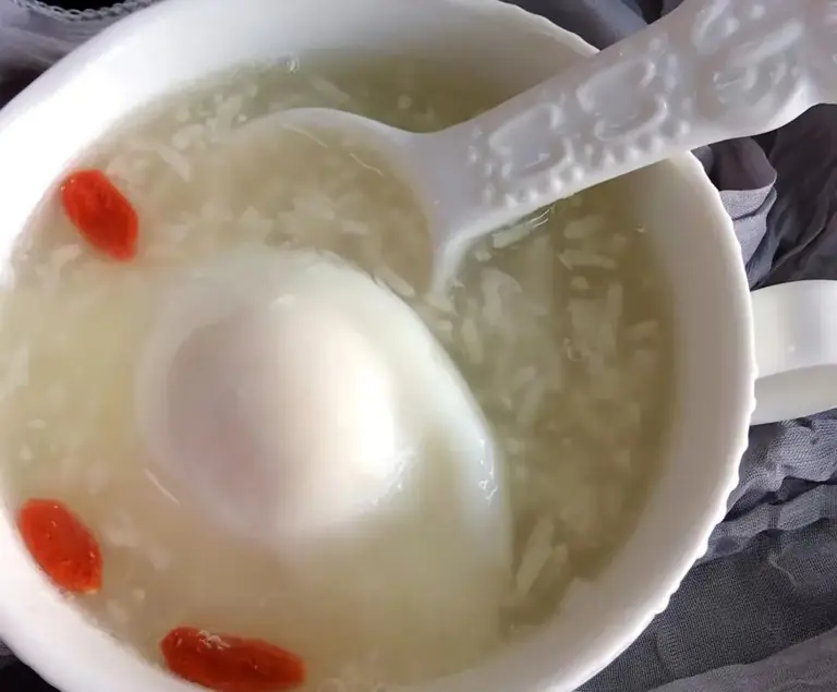 大年初一吃饺子，初二吃啥更讲究，4样端上桌，福旺财旺家也旺