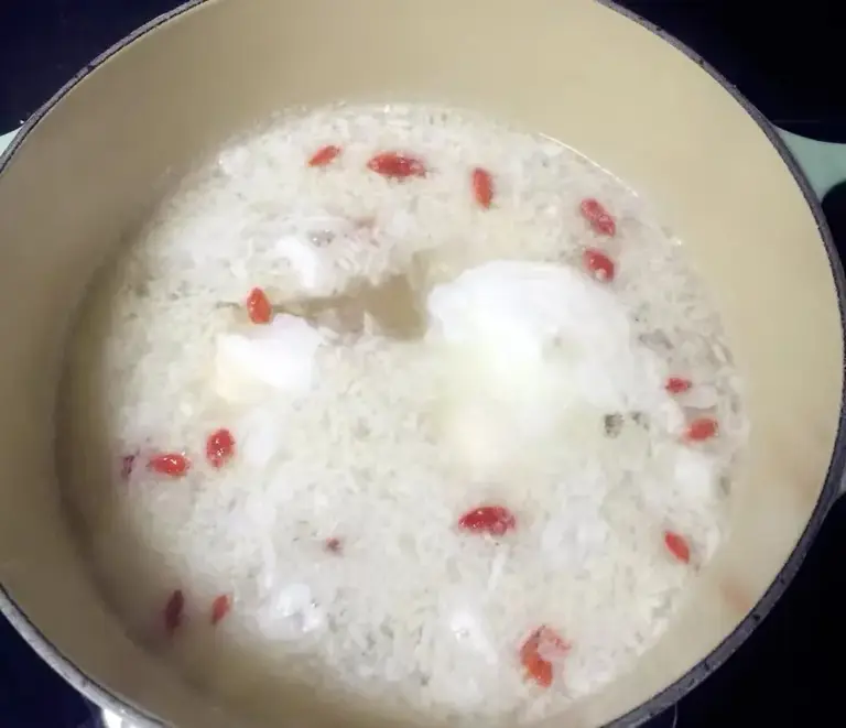 大年初一吃饺子，初二吃啥更讲究，4样端上桌，福旺财旺家也旺