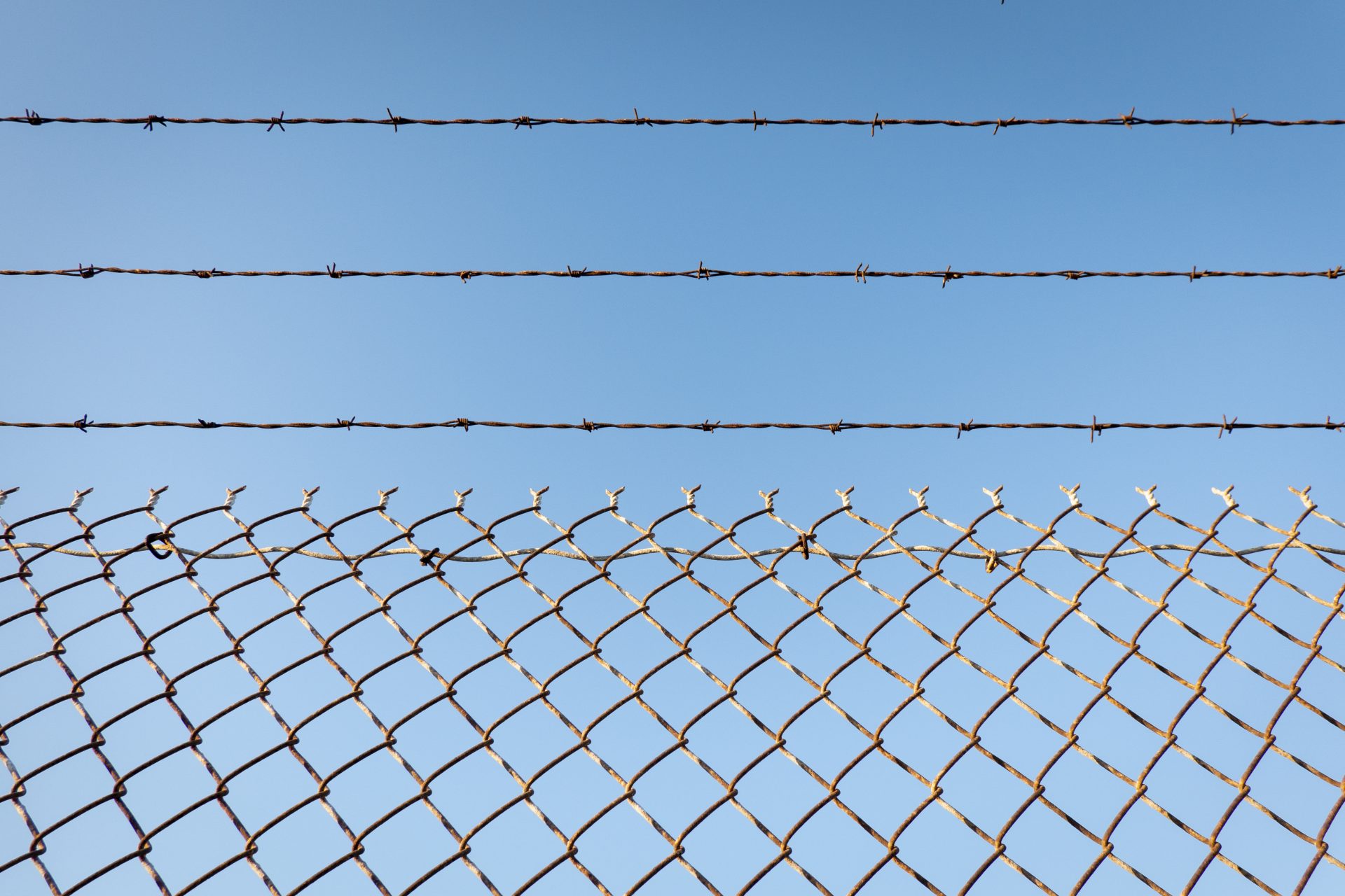 Valla en la frontera con Bolivia