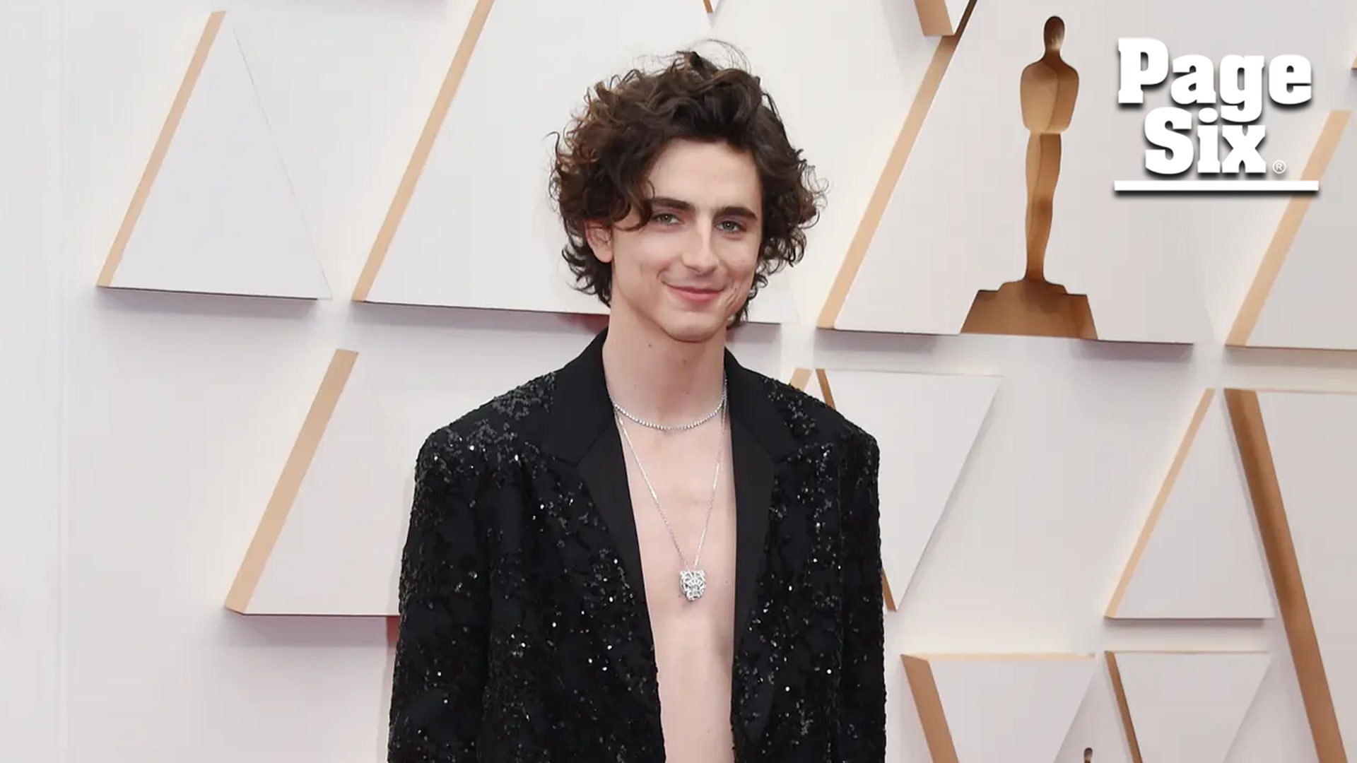 Timothée Chalamet shares why he gained 20 pounds to play Bob Dylan in(01)