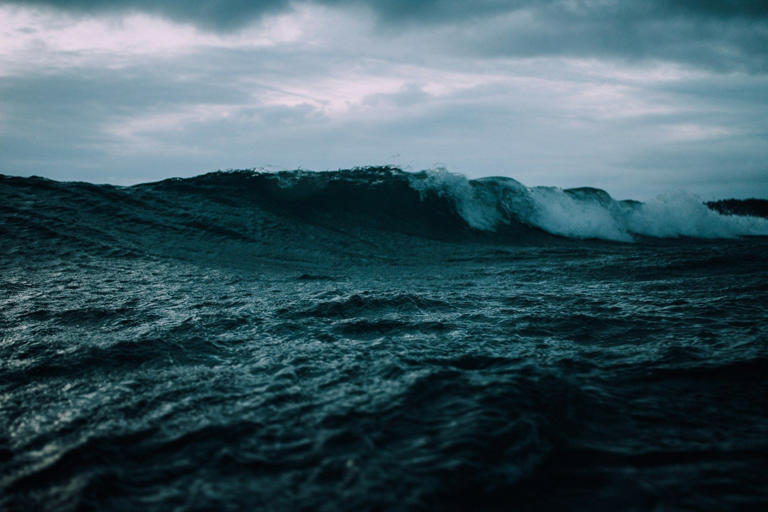 what-is-a-gale-warning-what-we-know-as-boaters-in-9-states-warned-to