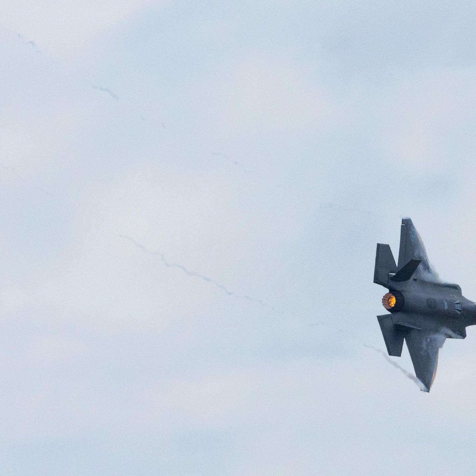 F35 fighter jet crashes at Alaska Air Force base after pilot ejects